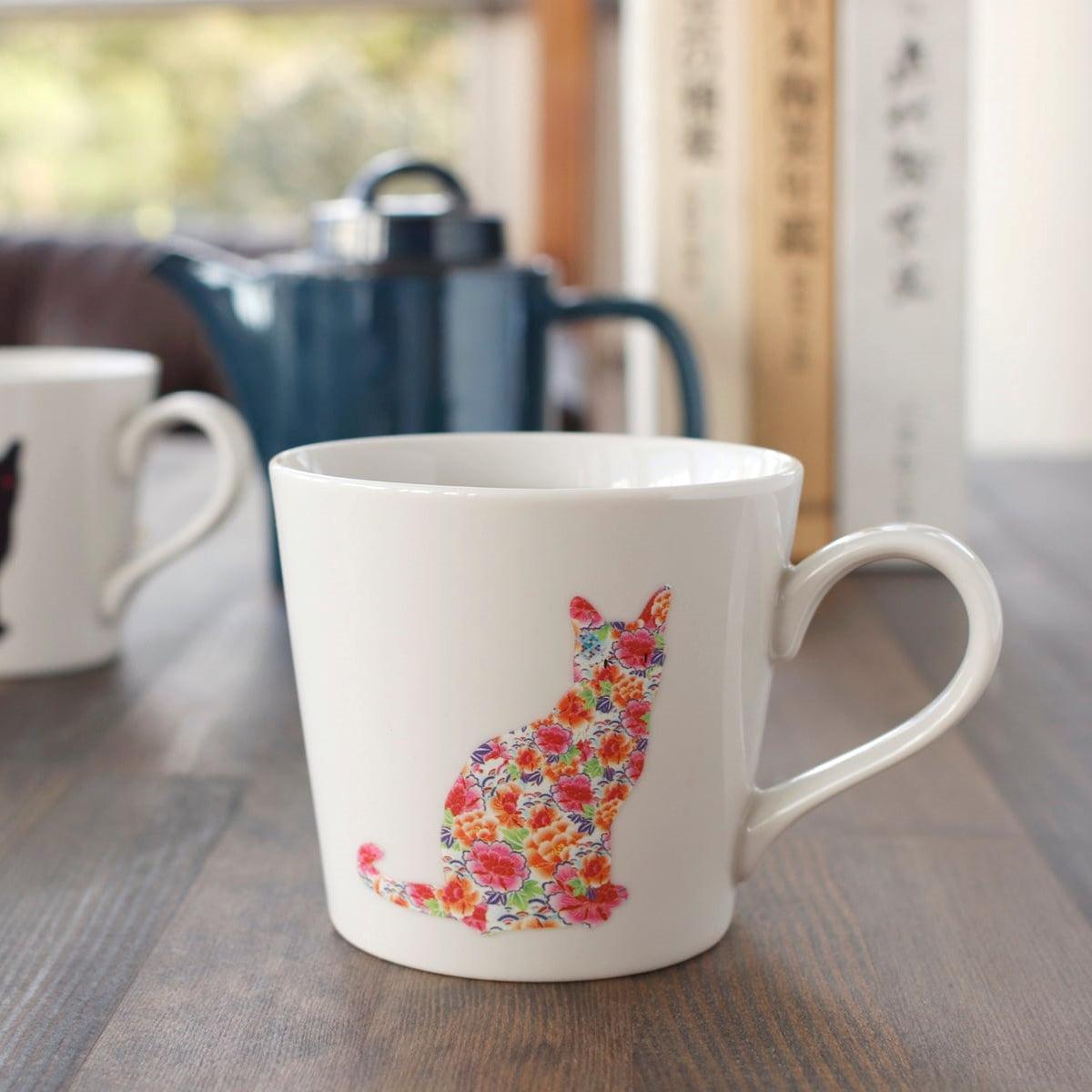 丸モ高木 温感マグ 座り猫 白【美濃焼】 ｜ARTISAN