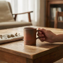 MUG, Bizen Ware｜使用イメージ（演出・手持ち）※手作りのため色・風合いは一点ごとに異なります