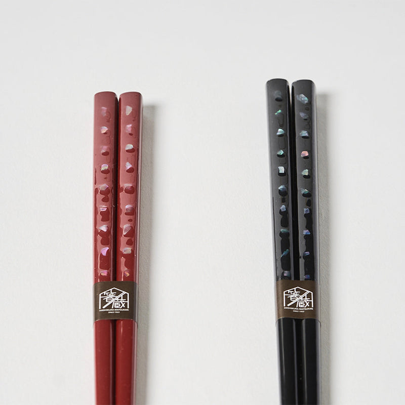 [Chopsticks and Chopstick Rest] SHELL PEONY a Pair of Mother of pearl decorated Chopsticks with light blue shell shaped Chopstick rests | Wakasa Lacquerware| MATSUKAN