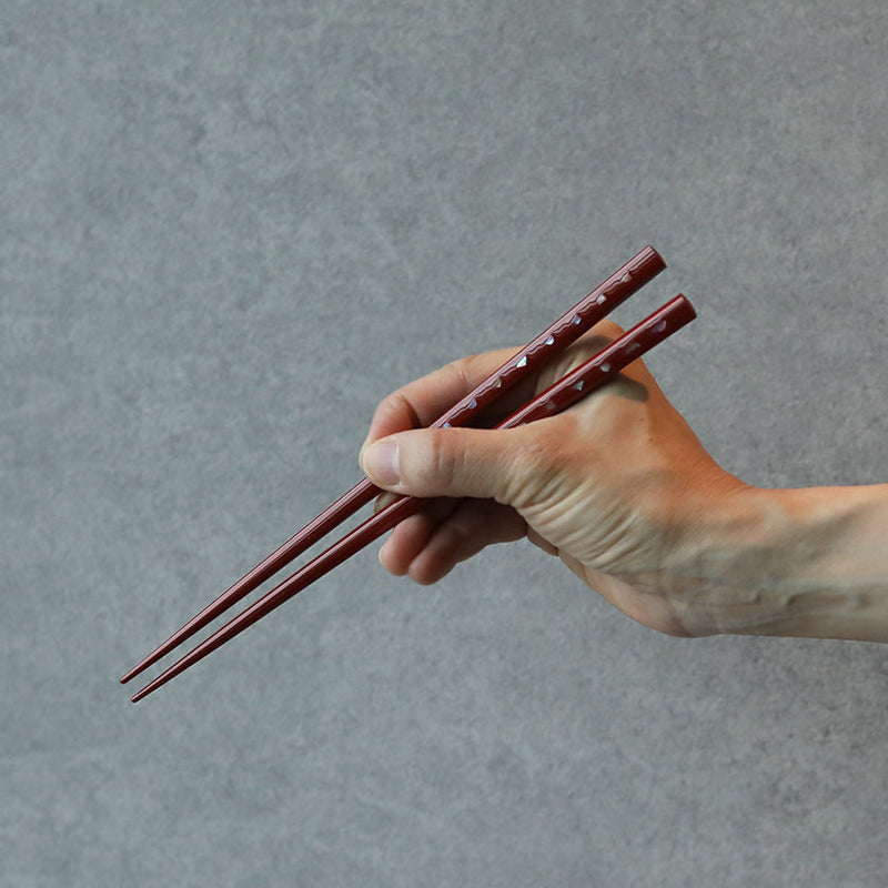 [Chopsticks and Chopstick Rest] SHELL PEONY a Pair of Mother of pearl decorated Chopsticks with light blue shell shaped Chopstick rests | Wakasa Lacquerware| MATSUKAN