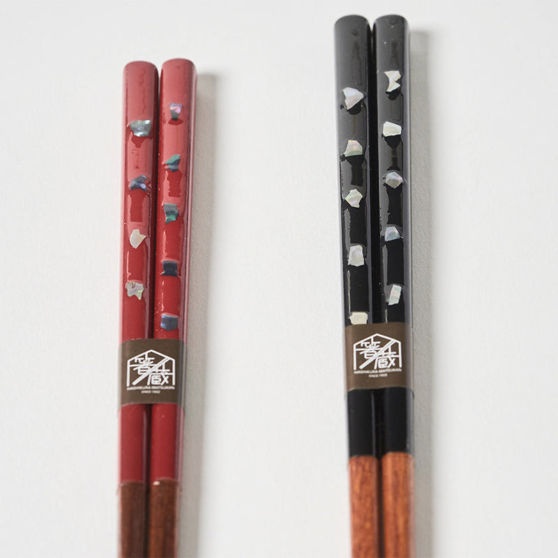 [Chopsticks and Chopstick Rest] SHELLED SHIORI a Pair of Mother of pearl decorated Chopsticks with light blue shell shaped Chopstick rests | Wakasa Lacquerware| MATSUKAN