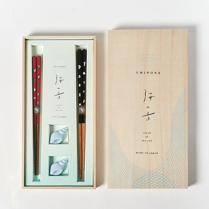 [Chopsticks and Chopstick Rest] SHELLED SHIORI a Pair of Mother of pearl decorated Chopsticks with light blue shell shaped Chopstick rests | Wakasa Lacquerware| MATSUKAN