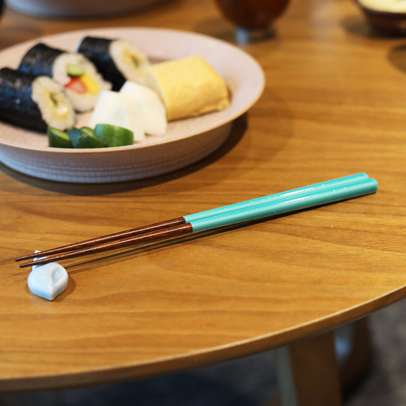 [Chopsticks and Chopstick Rest] SPARKLING WAVE a  Pair of Chopsticks with light blue shell shaped Chopstick rests | Wakasa Lacquerware| MATSUKAN