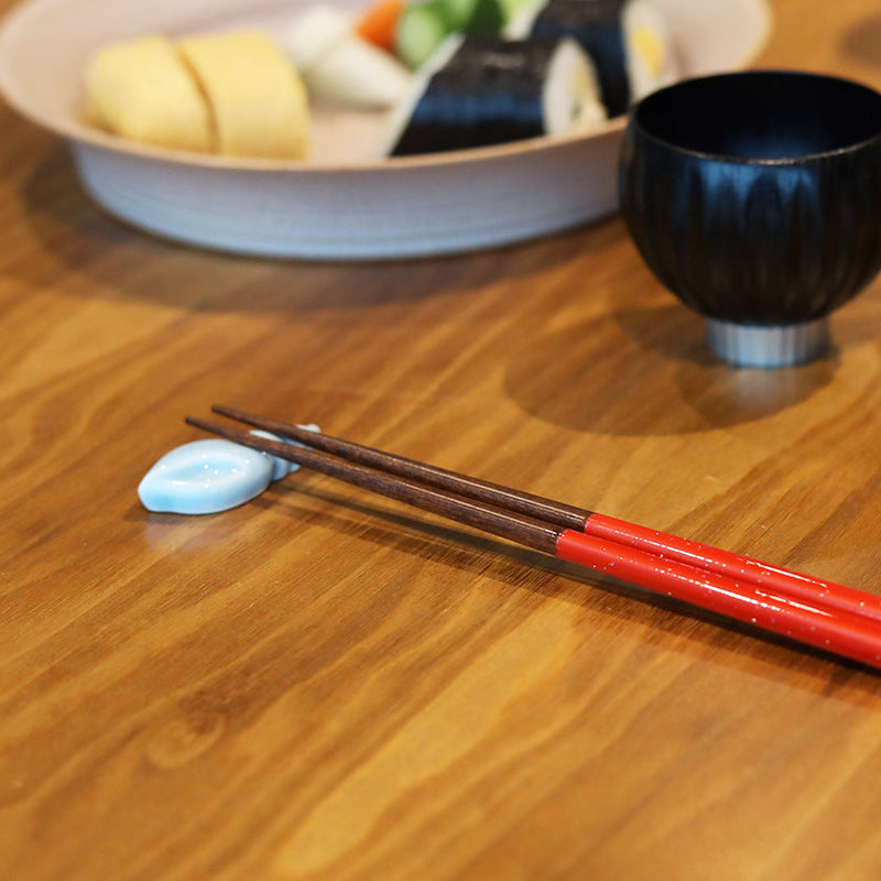 [Chopsticks and Chopstick Rest] SPARKLING WAVE a  Pair of Chopsticks with light blue shell shaped Chopstick rests | Wakasa Lacquerware| MATSUKAN