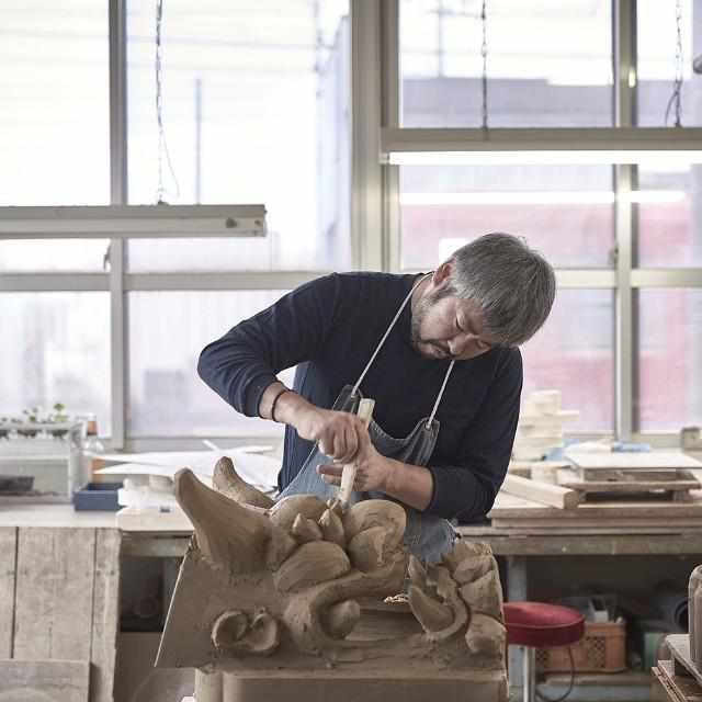 KARASU TENGU ONIGAWARA TO DECORATE THE ROOM: YOSHITAKA KATO, Gargoyle Statue, Sanshu Onigawara Crafts