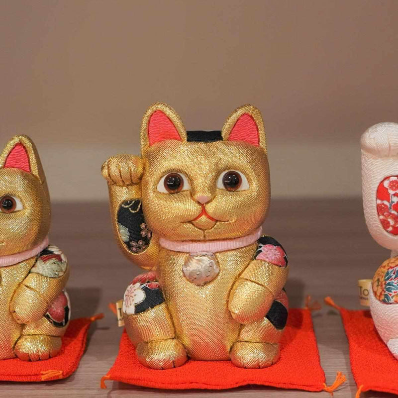 MANEKI NEKO, FENG SHUI (GOLD) FORTUNE, Beckoning Lucky Cat, Edo Art Dolls