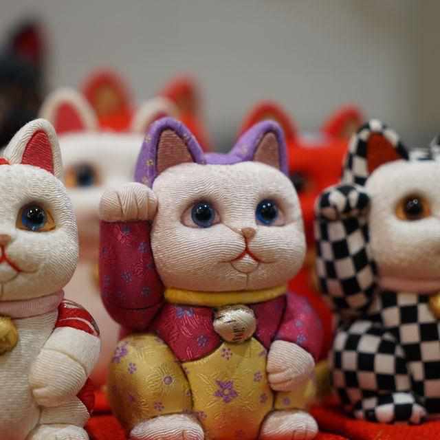 MANEKI NEKO, GLOW, Beckoning Lucky Cat, Edo Art Dolls
