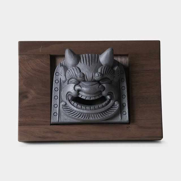 鬼瓦家守 (新東) 室内に飾る笑鬼瓦：山下敦【三州鬼瓦】 ｜ARTISAN