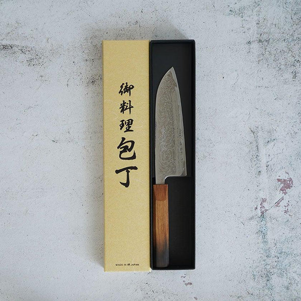 義弘作 Mo.V墨流し 三徳包丁165mm 樫柿渋仕上げ柄【堺刃物】 ｜ARTISAN