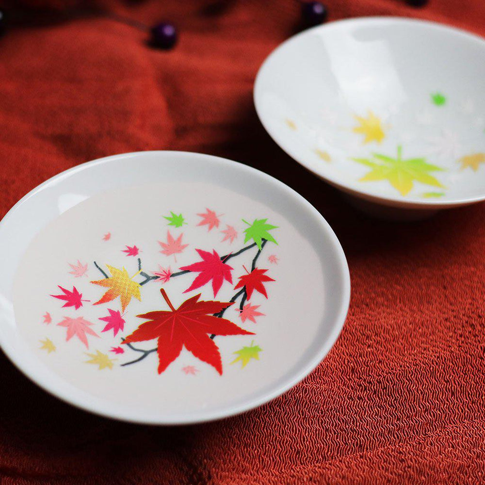 FOUR SEASONS MAGIC COLOR CHANGING HIRASAKAZUKI (4 PIECES), Sake