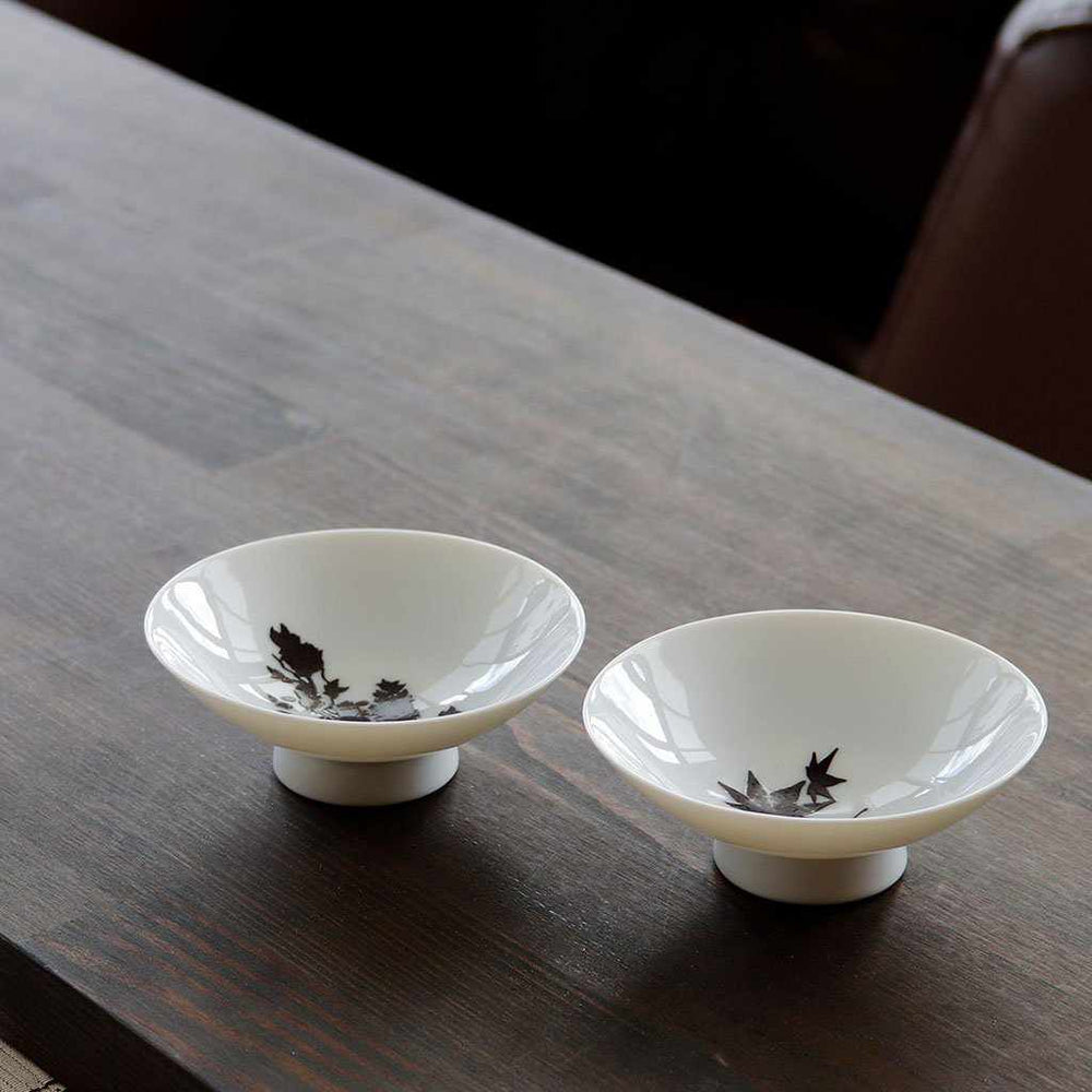 丸モ高木 温感 桜・紅葉 平盃（白）ペアセット【美濃焼】 ｜ARTISAN